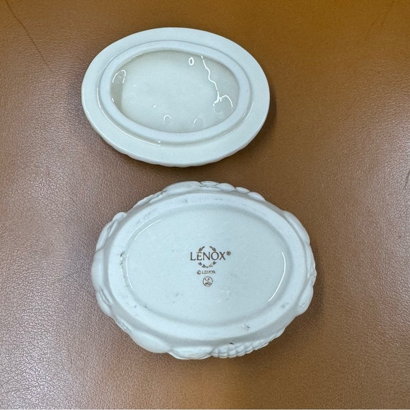 Lenox 1998 Fruit Trinket Box w/ Lid and Gold Trim Vintage - Picture 5 of 8